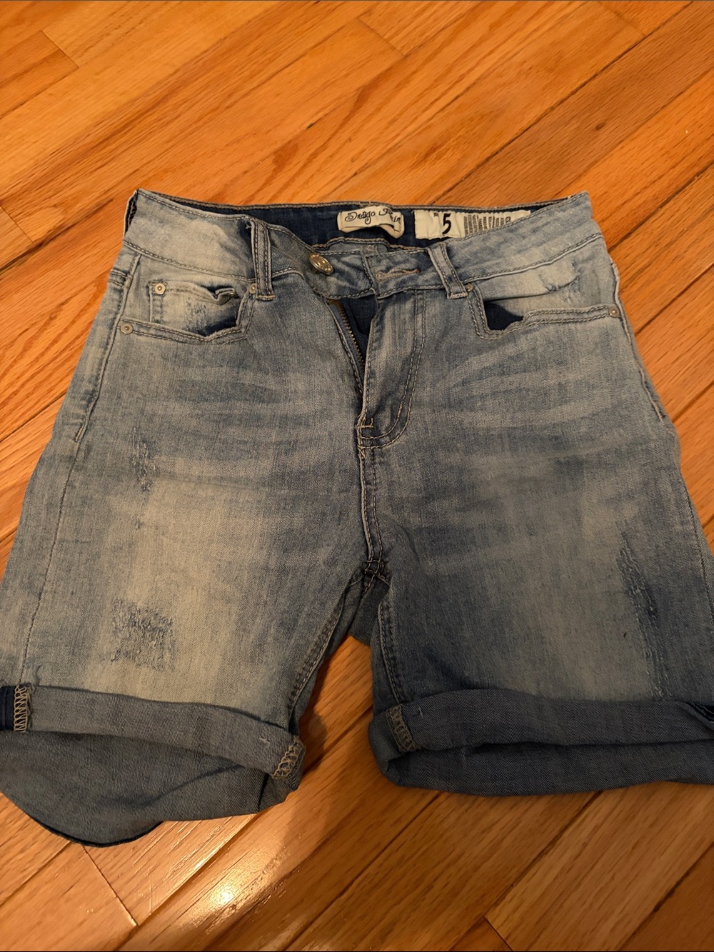 Light Blue Women's Denim Roll-Cuff Jean Shorts